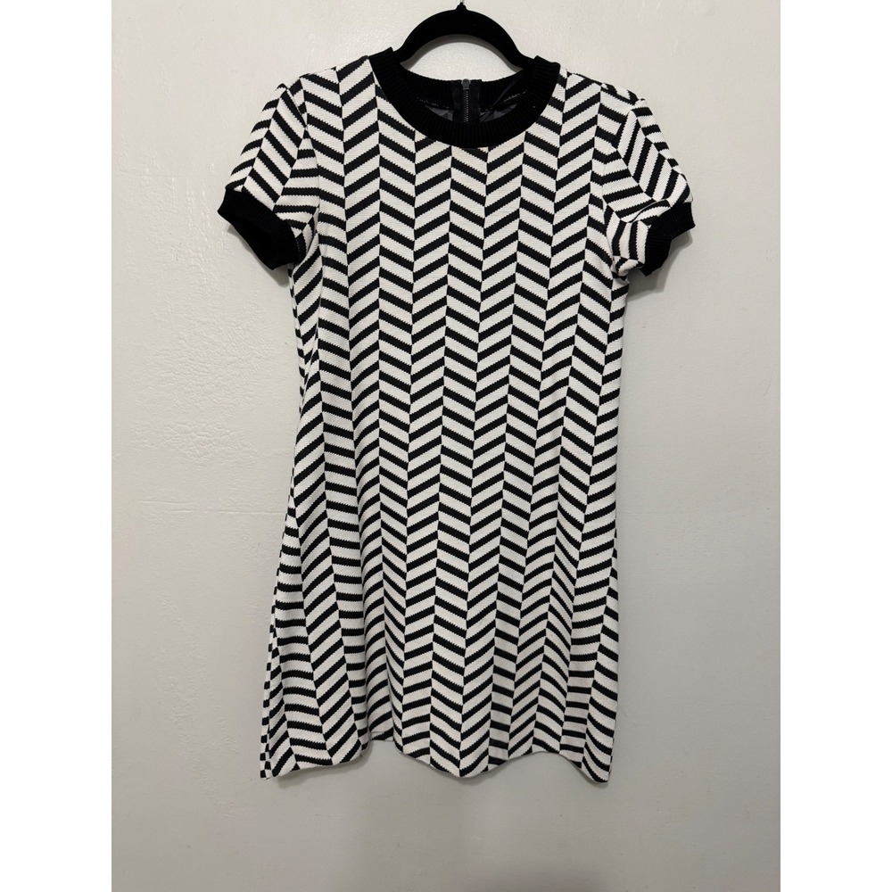 Zara Woman Black White Chevron Zig Zag Knit Shift Dress Short Sleeve Small